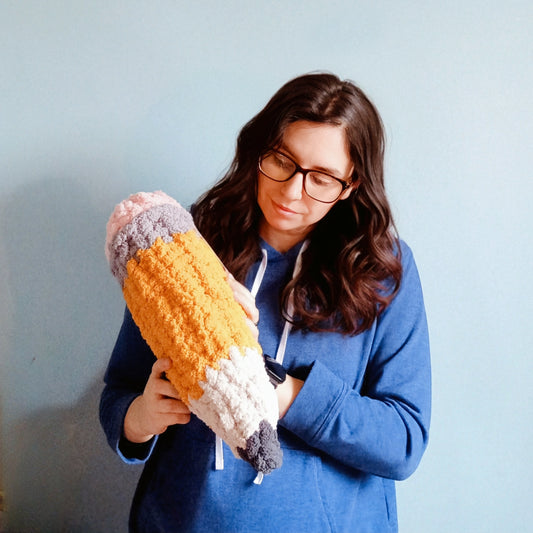 Hand Knit Pencil Pillow Lesson
