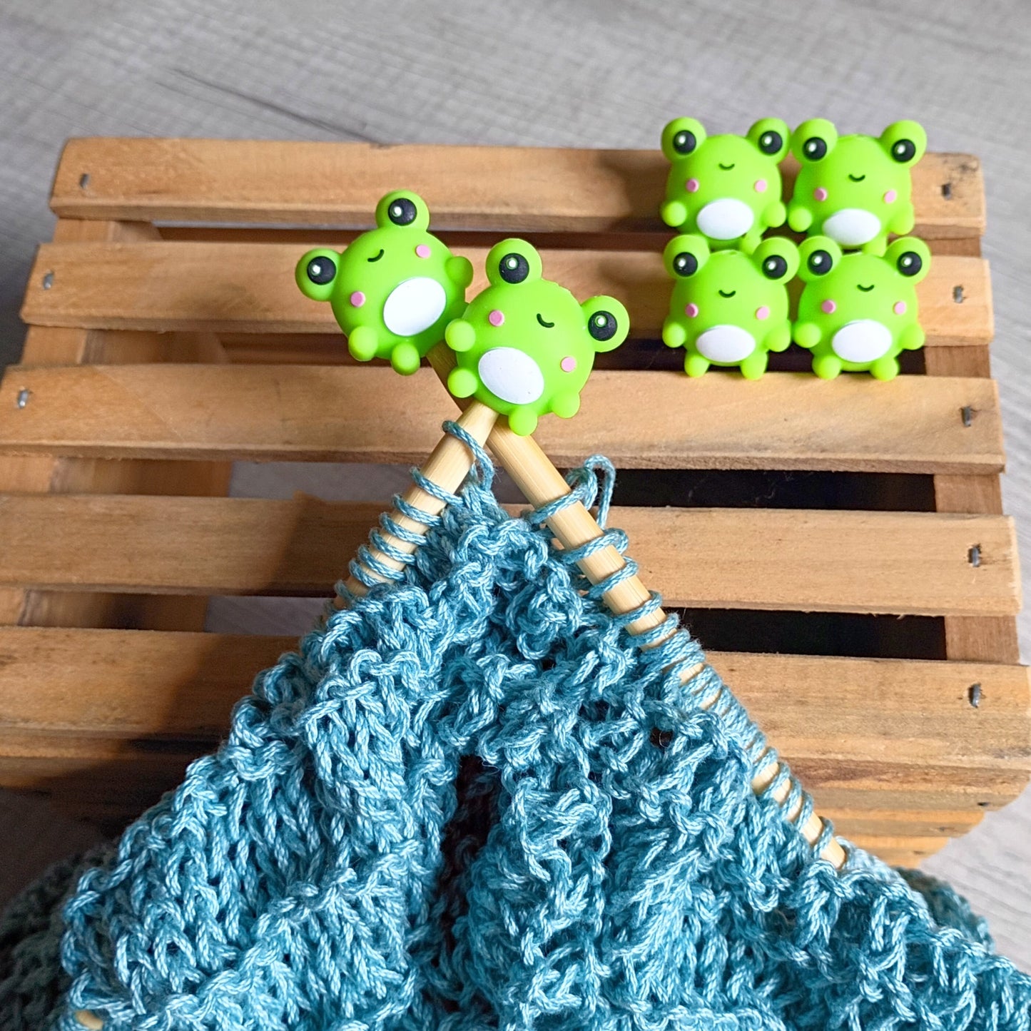 Frog Knitting Needle Stoppers — green frog silicone stoppers on bamboo knitting needles