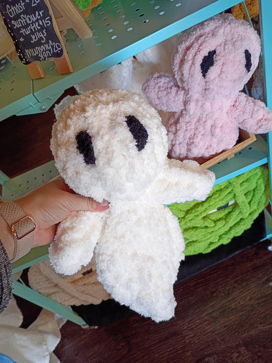 Hand Knit Ghost snuggler lesson
